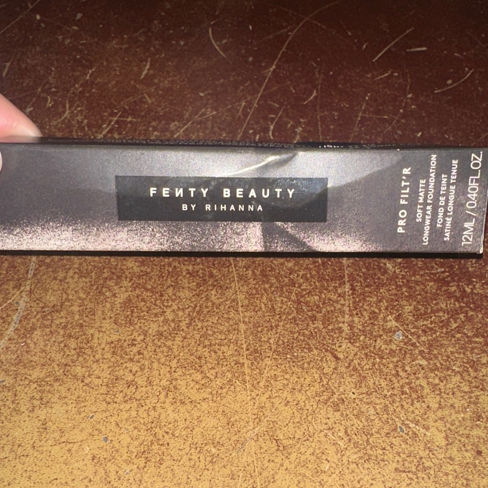 Fenty Beauty Pro Filt'r Foundation - Color 490